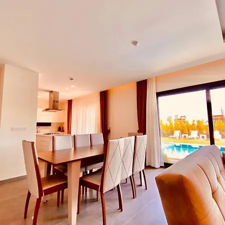 Oasis Villalari 16 *